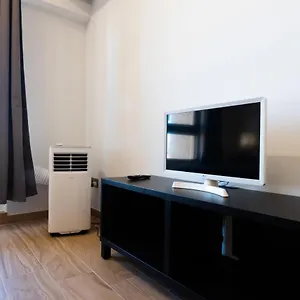 Apartment Ocean Heights Studio-hosted By Sweetstay, Gibraltar