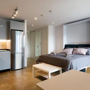 Apartment E1 Rock View Studio9 -hosted By Sweetstay, Gibraltar