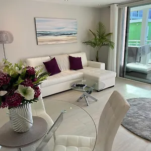 Apartment Marina Club - Luxury In Ocean Village, Gibraltar