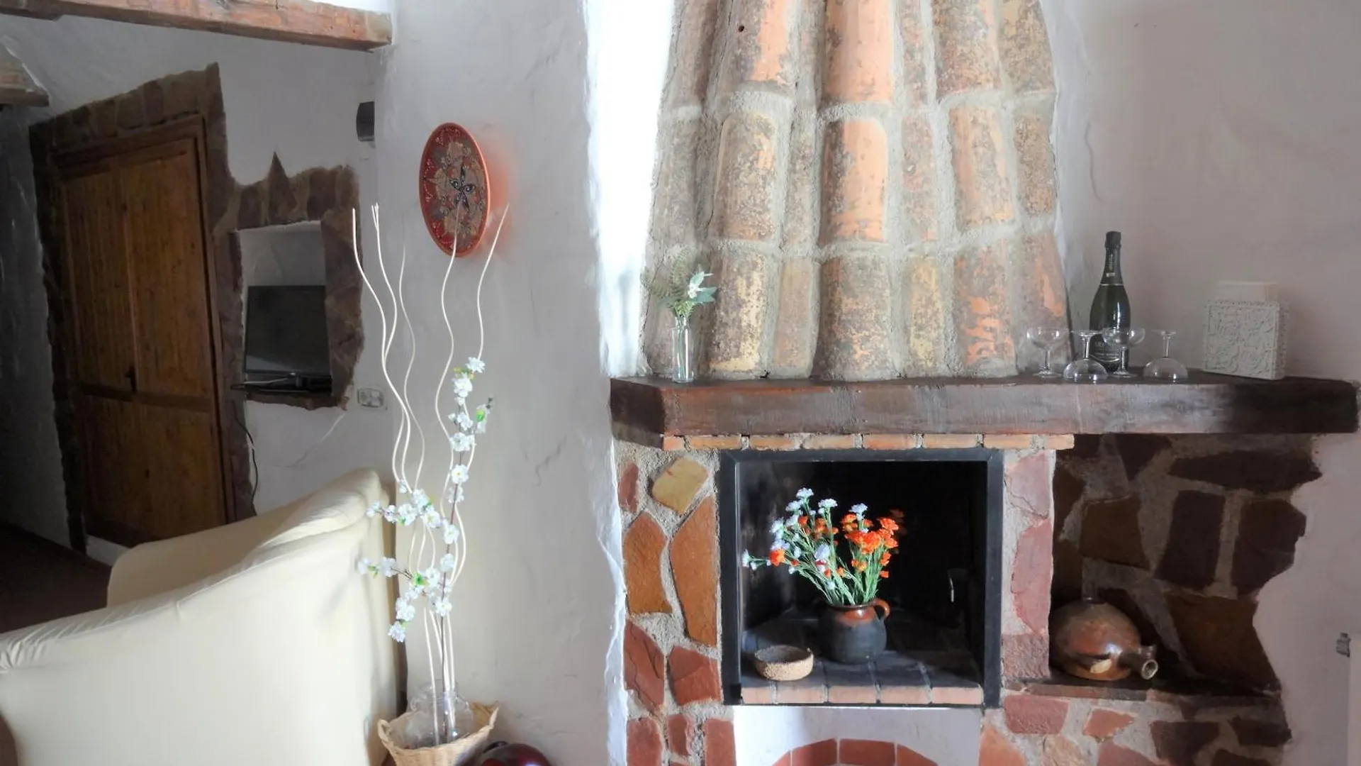Cuevas De La Paz - Cave House Holidays Los Carriones Spain